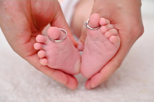 哪里可以供卵代生孩子怀孕孕吐多久消失